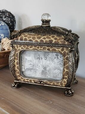 🐘 Vintage Style Safari Photo Keepsake Jewelry Box • Giraffe Amd Zebra Motif
